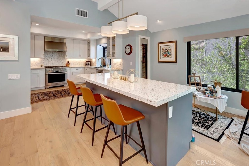 Residential Lease for rent at 31 Ocean 27, Newport Beach, Orange County, CA featuring 2 beds and 3 baths