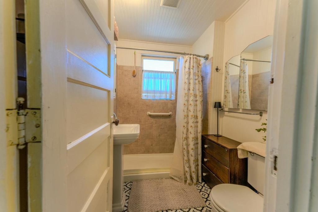 Residential for sale at 204 N 24th Street, San Jose CA featuring 2 beds and 1 bath