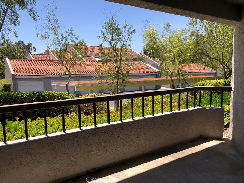 Residential Lease for rent at 25951 Orbita, Mission Viejo, Orange County, CA featuring 2 beds and 2 baths