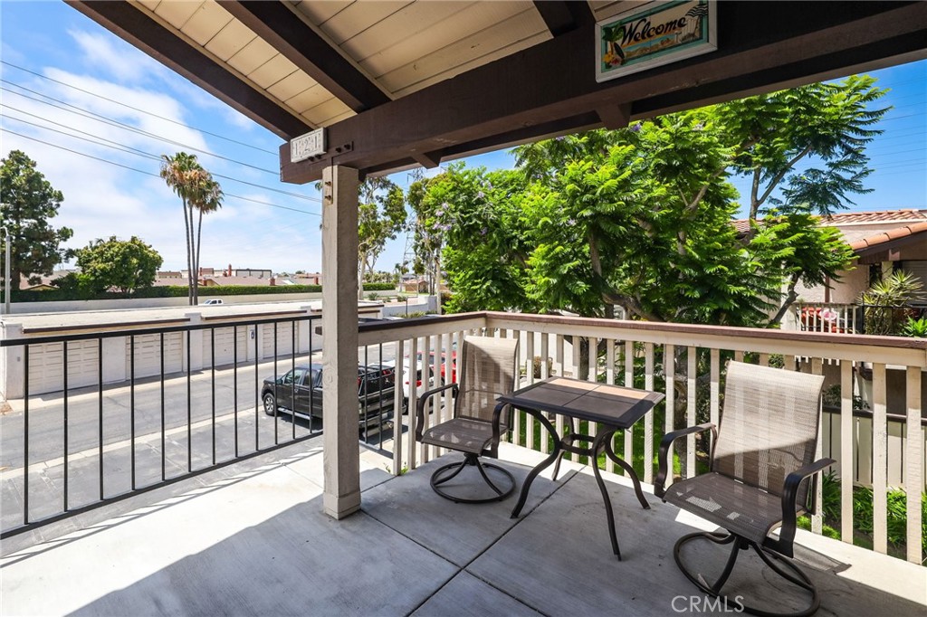 Residential Lease for rent at 21372 Brookhurst 121, Huntington Beach CA featuring 3 beds and 2 baths