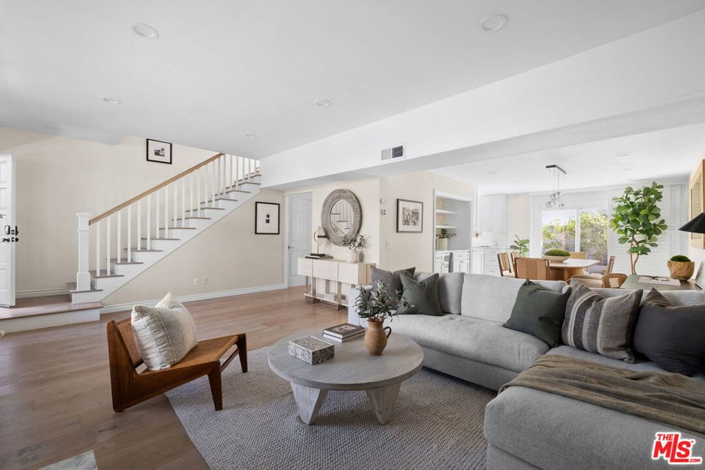 Residential for sale at 2912 Montana Avenue 3, Santa Monica, Los Angeles CA featuring 3 beds and 3 baths