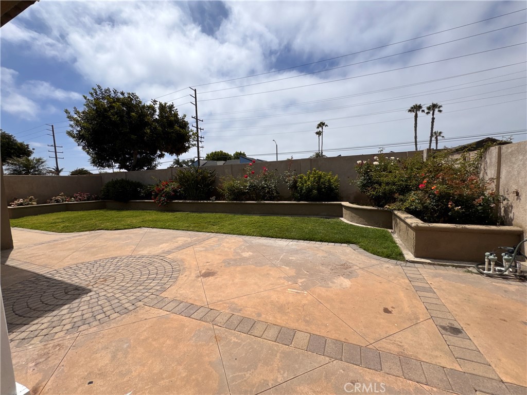 Residential Lease for rent at 9642 Peppertree, Huntington Beach, Orange County, CA featuring 5 beds and 3 baths