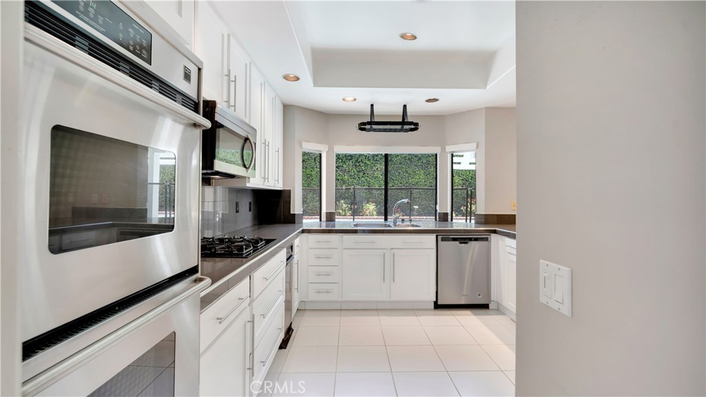 Residential Lease for rent at 6 Morris, Irvine CA featuring 4 beds and 2 baths