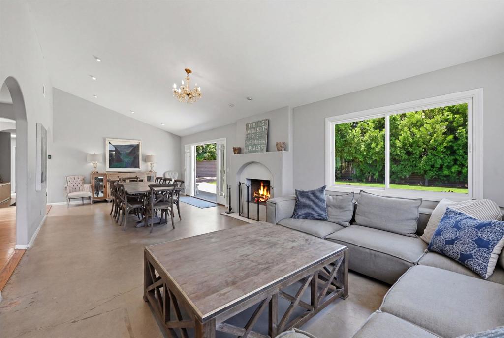 Residential Lease for rent at 420 Bell Ranch Road, Solana Beach, San Diego County CA featuring 3 beds and 2 baths