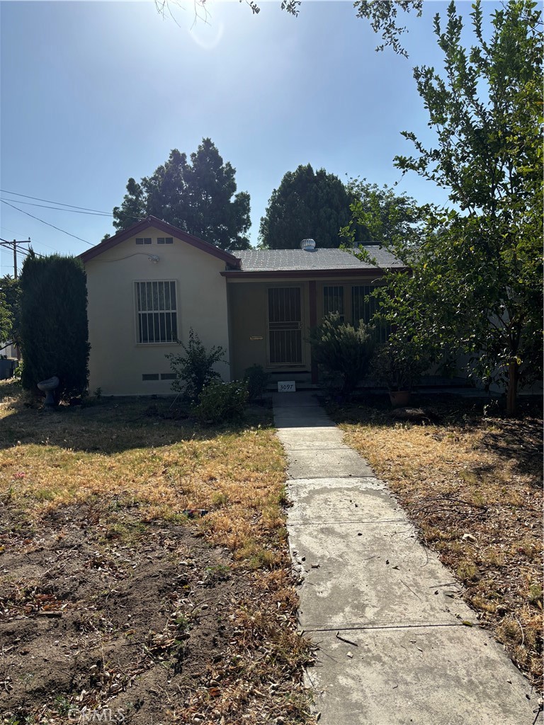 Residential Lease for rent at 3097 N G, San Bernardino CA featuring 3 beds and 2 baths
