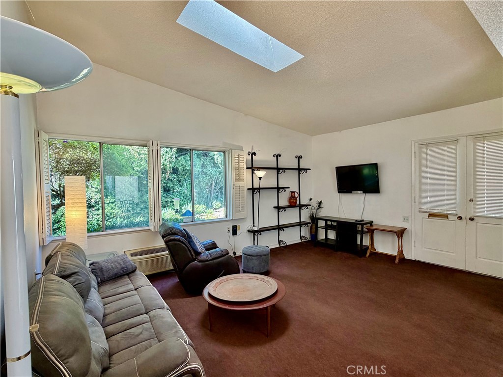 Residential Lease for rent at 132 Avenida Majorca #B, Laguna Woods CA featuring 2 beds and 1 bath