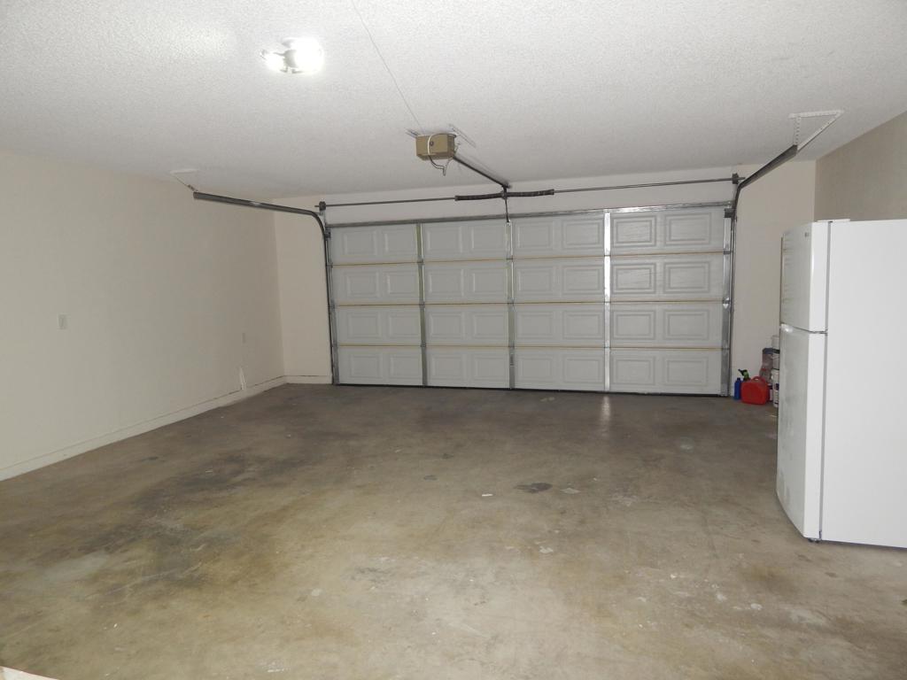 Residential Lease for rent at 68175 Encinitas Road, Cathedral City CA featuring 3 beds and 2 baths