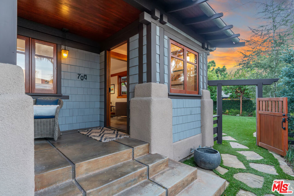 Residential for sale at , Santa Monica, Los Angeles CA featuring 3 beds and 3 baths