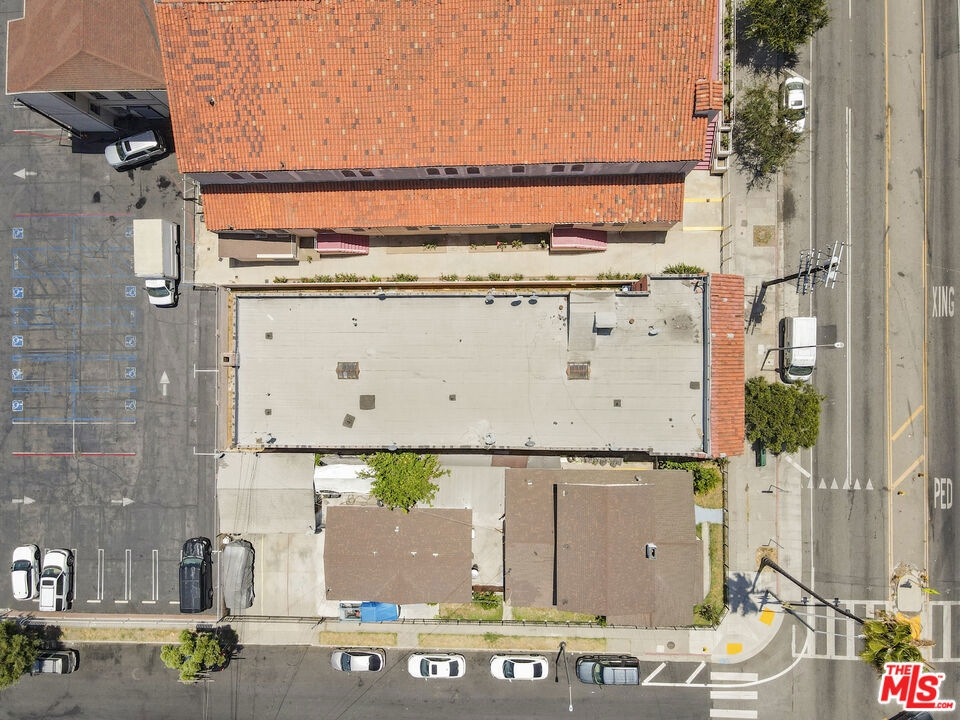 Residential Income for sale at 5606 S Figueroa Street, Los Angeles CA featuring 1 bed and 16 baths