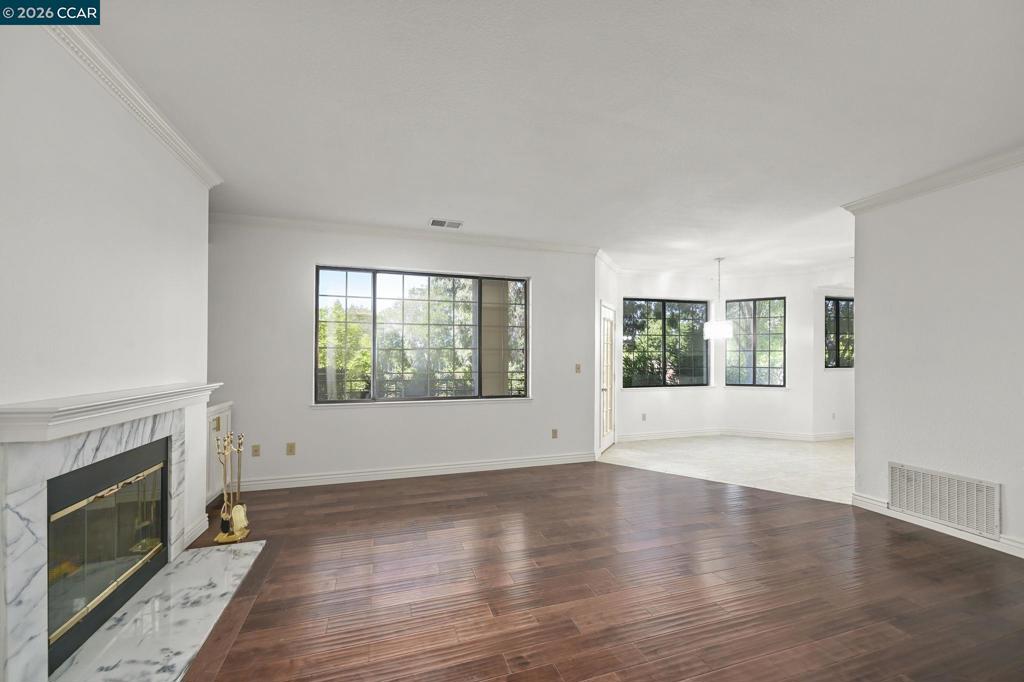 Residential Lease for rent at 5022 Lakeview Dr., San Ramon CA featuring 3 beds and 2 baths