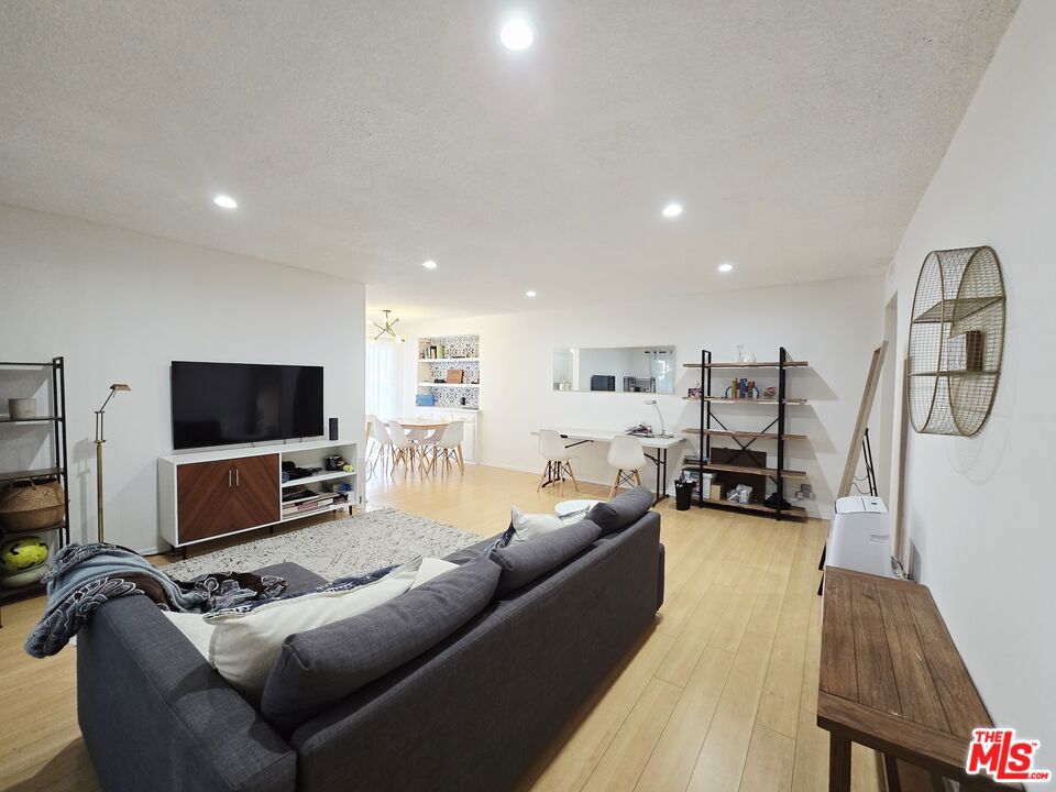 Residential Income for sale at 3338 Mentone Avenue, Los Angeles CA featuring 13 beds and 11 baths