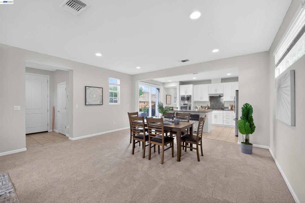 Residential Lease for rent at 1005 S Fowler Ln, Mountain House CA featuring 3 beds and 3 baths