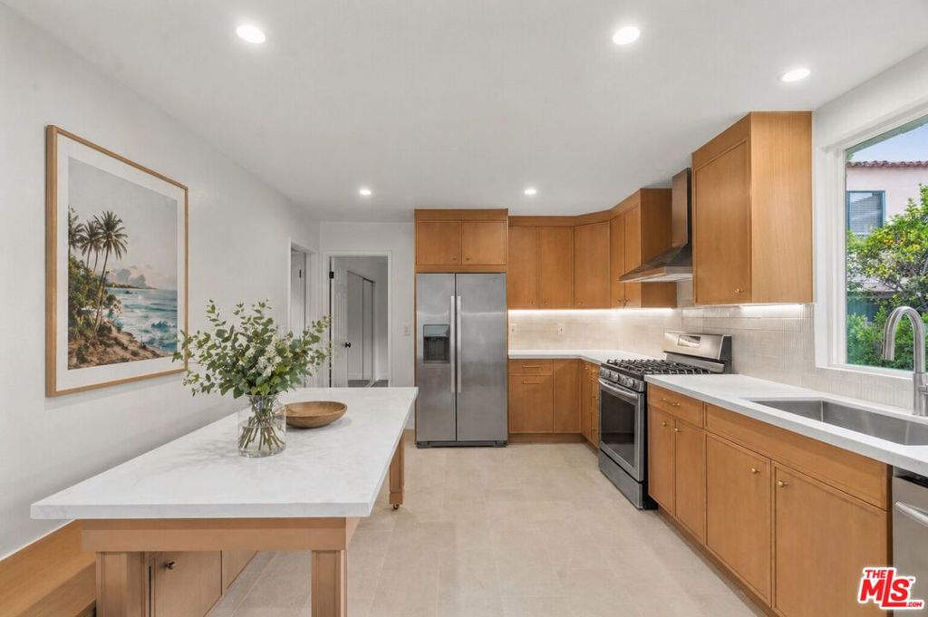 Residential Lease for rent at 12024 Alberta Drive, Culver City CA featuring 5 beds and 2 baths
