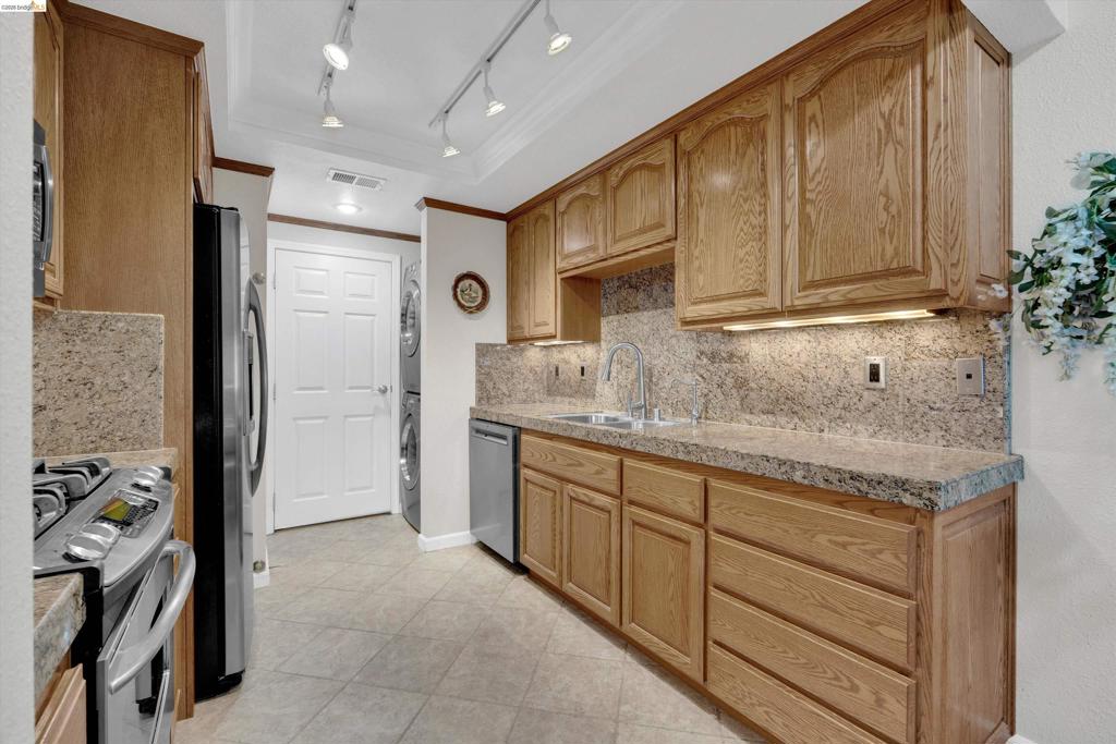 Active for sale at Discovery Bay, CA, Discovery Bay, CA CA and 2 baths
