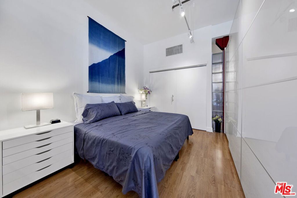 Residential for sale at 253 S Broadway 403, Los Angeles CA featuring 1 bed and 1 bath