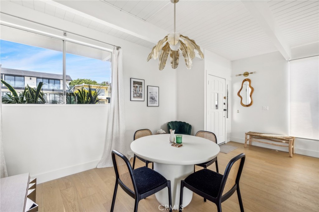 Residential Lease for rent at 989 La Mirada, Laguna Beach, Orange County, CA featuring 3 beds and 3 baths