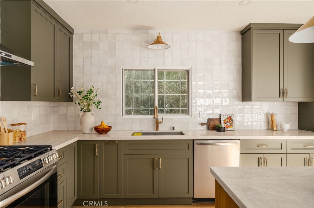 Single Family Residence for sale at 3517 Ellsworth Street, Los Angeles, CA featuring 2 beds and 1 bath