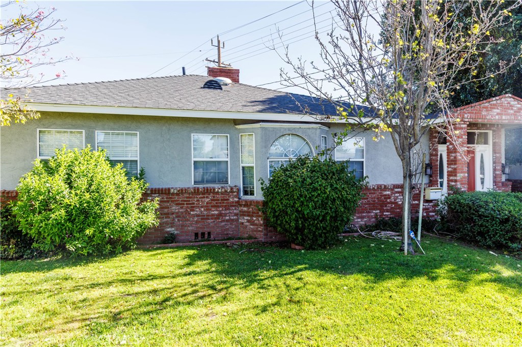 Residential for sale at 124 N Naomi, Burbank CA featuring 5 beds and 4 baths