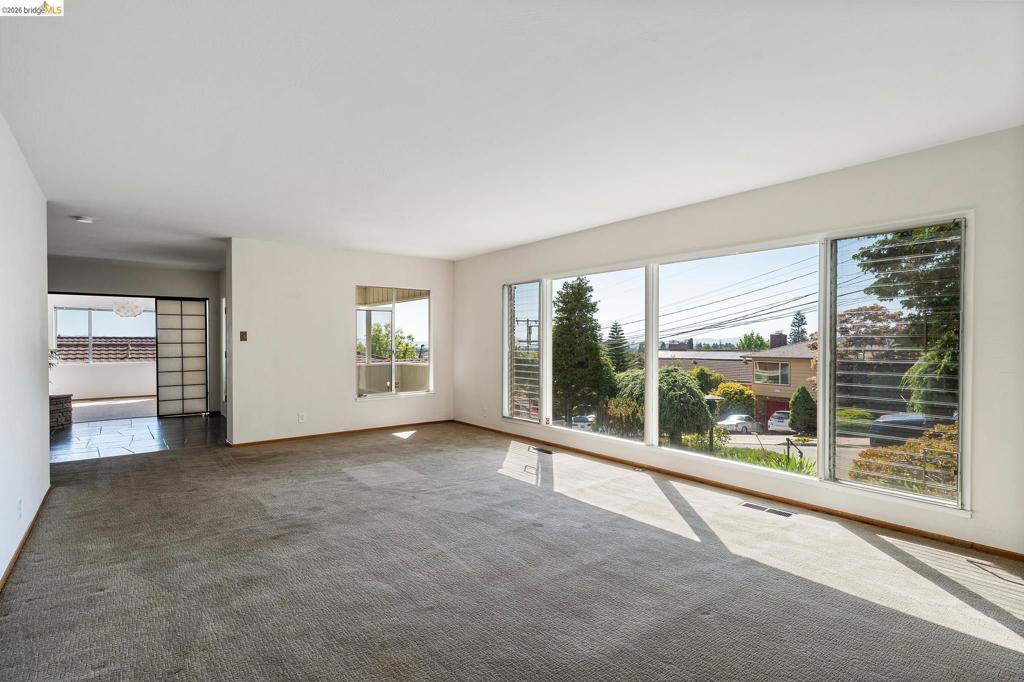 Residential Lease for rent at 4120 Rhoda, Oakland, Alameda County CA featuring 3 beds and 4 baths