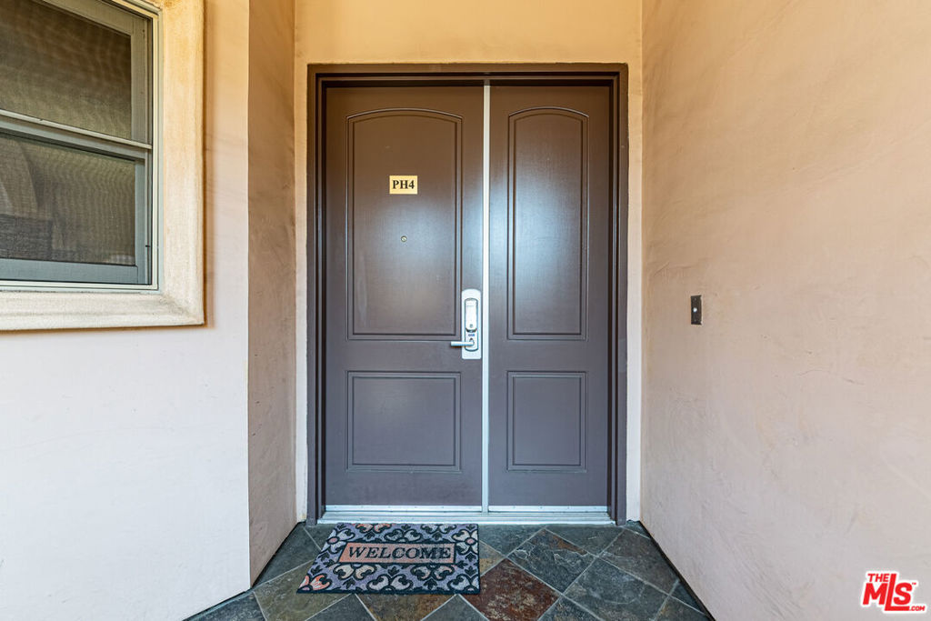 Residential for sale at 5057 Maplewood Avenue PH4, Los Angeles CA featuring 3 beds and 3 baths