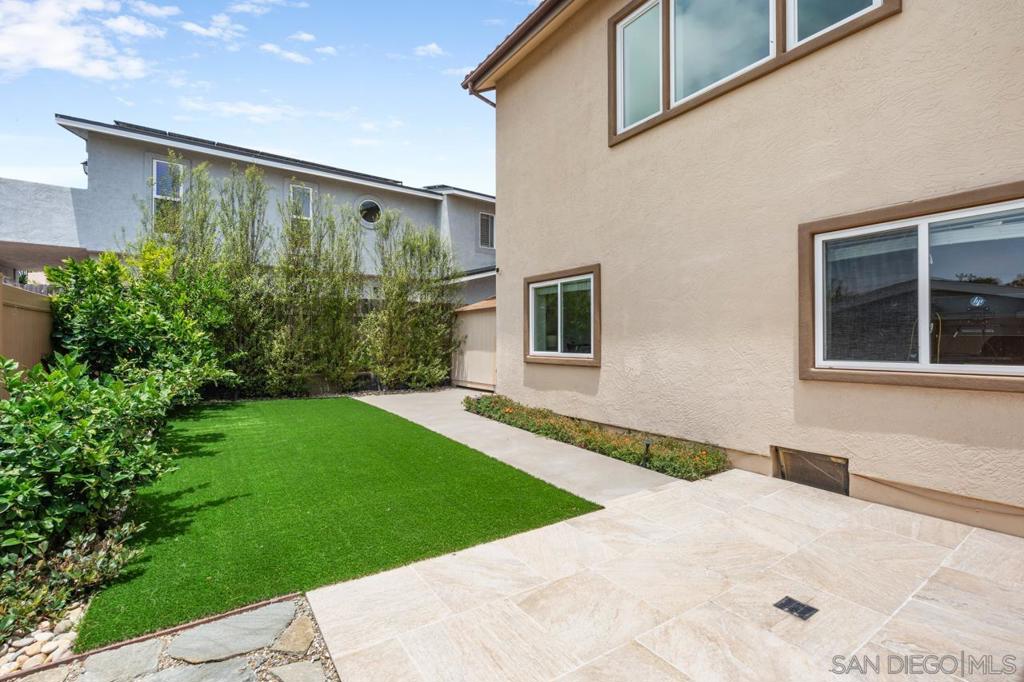 Residential Lease for rent at 3776 Mactibby, San Diego CA featuring 5 beds and 4 baths