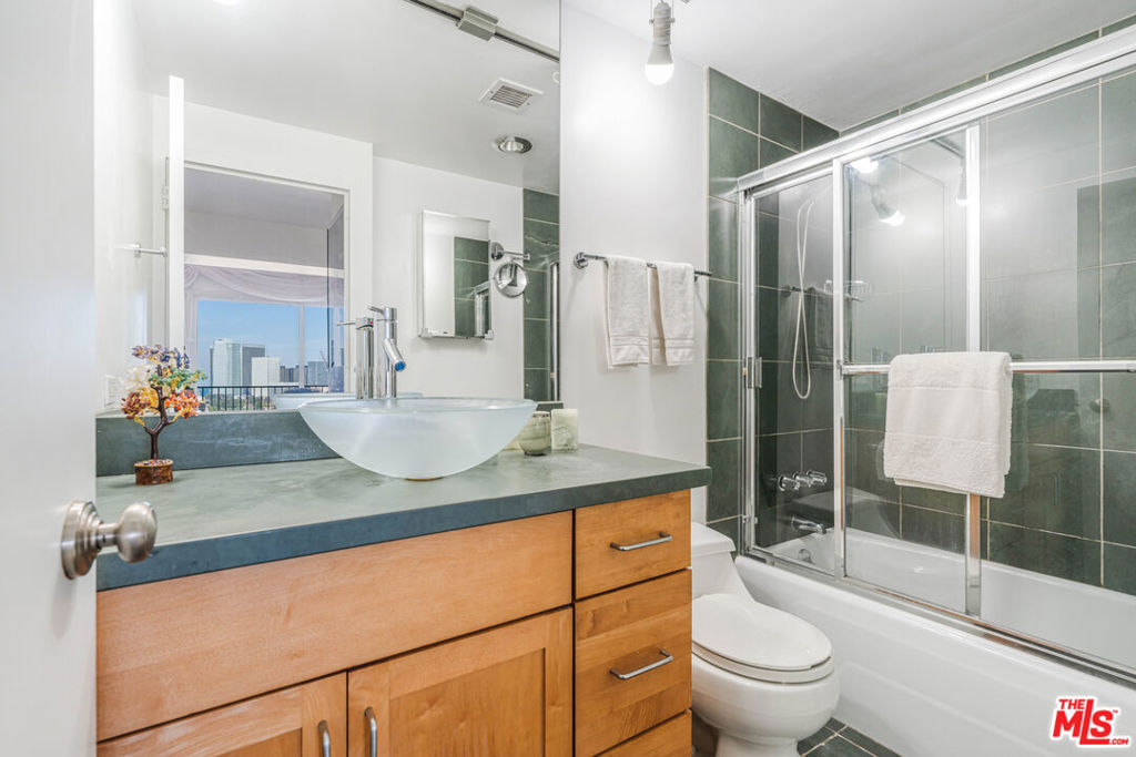Residential for sale at 10501 Wilshire Boulevard 1508, Los Angeles CA featuring 1 bed and 2 baths