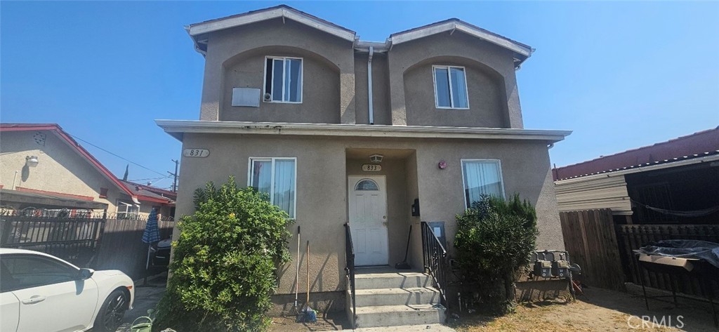 Residential Lease for rent at 833 E 80th, Los Angeles CA featuring 5 beds and 3 baths