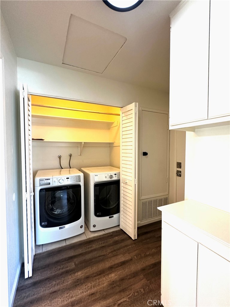 Residential Lease for rent at 52 Bridgeport, Irvine CA featuring 2 beds and 2 baths