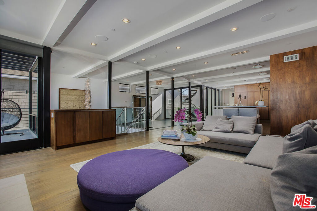 Residential Lease for rent at 2105 E Balboa Boulevard, Newport Beach, Orange County, CA featuring 4 beds and 5 baths