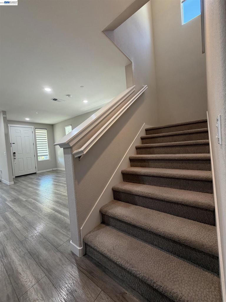 Residential Lease for rent at 2282 S Podere Dr, Mountain House CA featuring 3 beds and 3 baths
