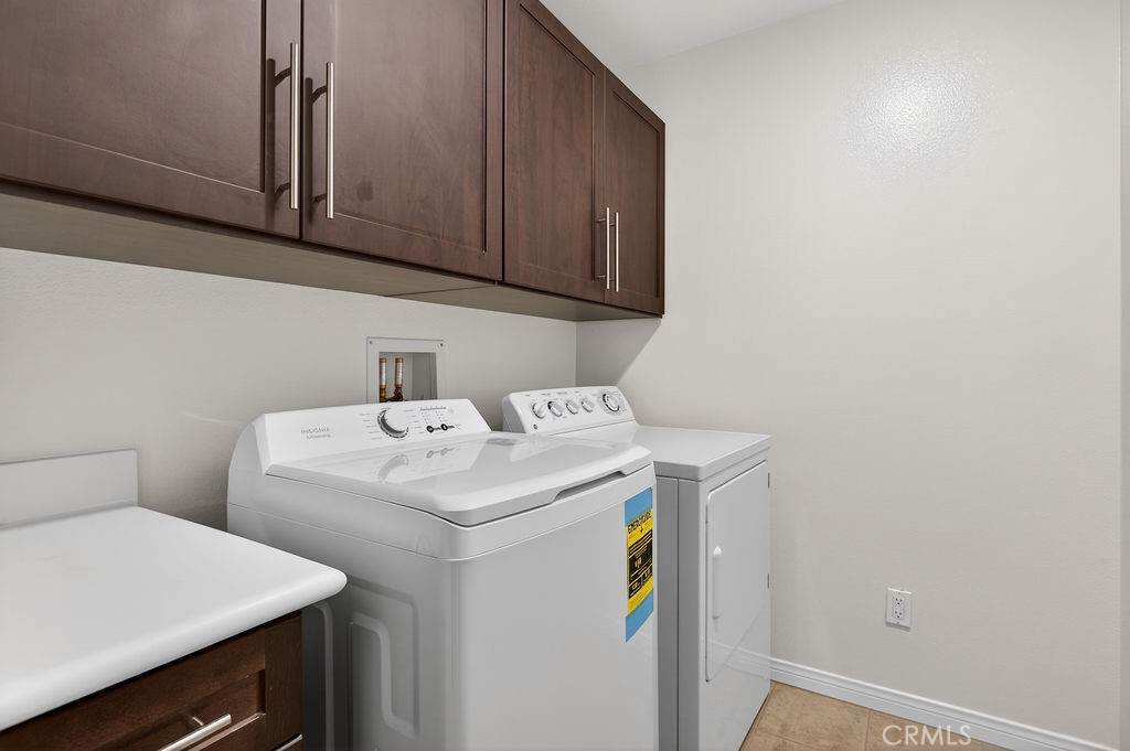 Residential Lease for rent at 575 Rockefeller, Irvine CA featuring 3 beds and 2 baths
