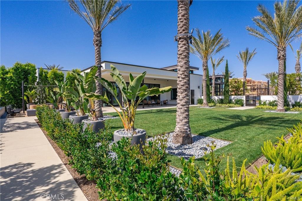 Residential Lease for rent at 438 Sycamore Dr., Montebello, Los Angeles County, CA featuring 5 beds and 5 baths