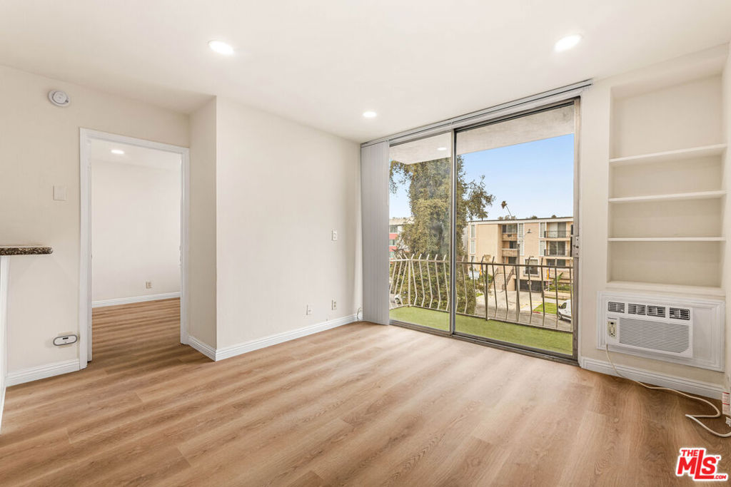 Residential for sale at 210 S La Fayette Park Place 314, Los Angeles CA featuring 1 bed and 1 bath