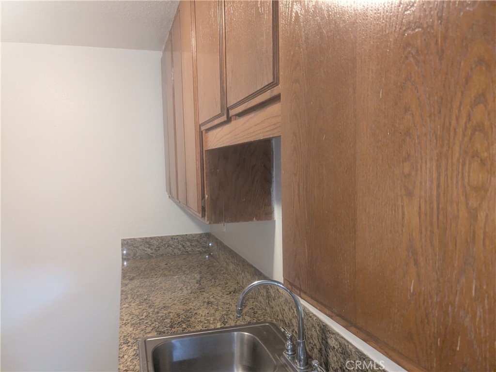 Residential Lease for rent at 1250 S Brookhurst Street 1108, Anaheim, Orange County, CA featuring 2 beds and 1 bath