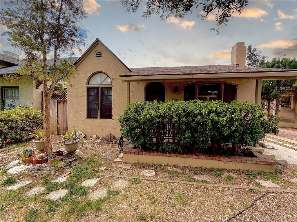 Single Family Residence for rent at 3045 Cedar, Riverside, CA featuring 3 beds and 1 bath