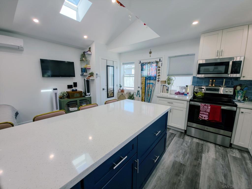 Residential Lease for rent at 3080 Ivy St., San Diego CA and 1 bath