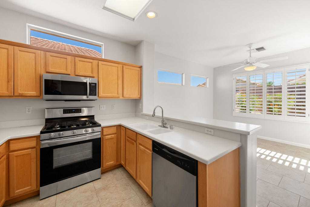 Residential Lease for rent at 78872 Canyon Vista, Palm Desert CA featuring 2 beds and 2 baths