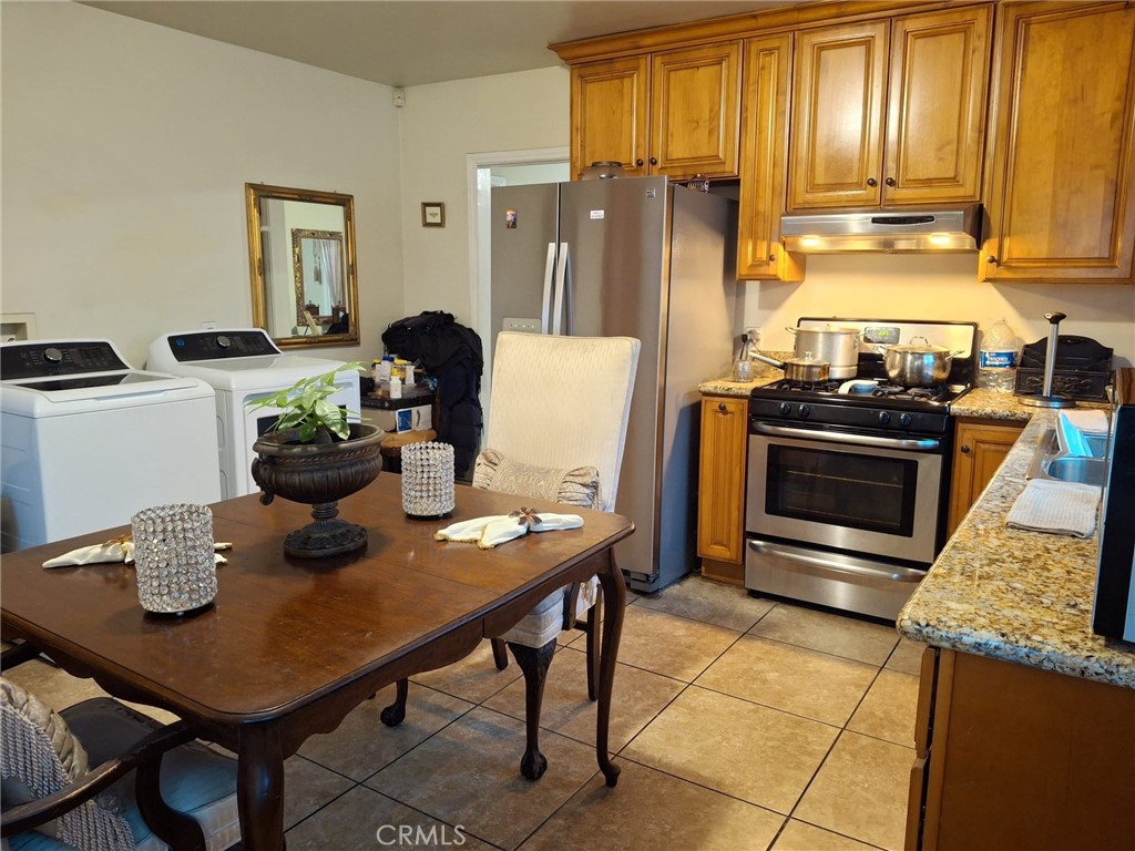 Single Family Residence for sale at 1346 W Century, Los Angeles, CA featuring 2 beds and 1 bath