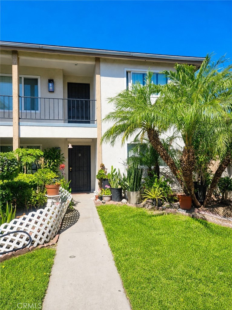Residential Lease for rent at 2546 E Park C, Anaheim, Orange County, CA featuring 2 beds and 2 baths