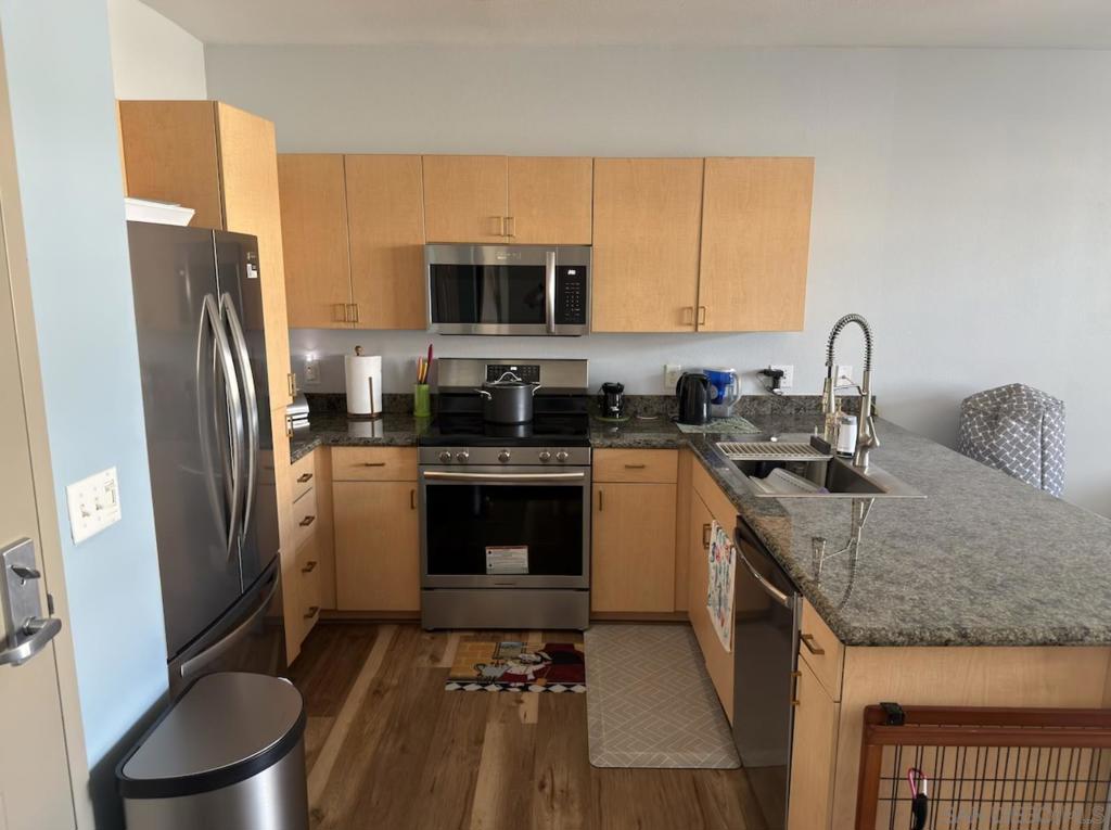 Residential Lease for rent at 1501 Front St 518, San Diego CA featuring 1 bed and 1 bath