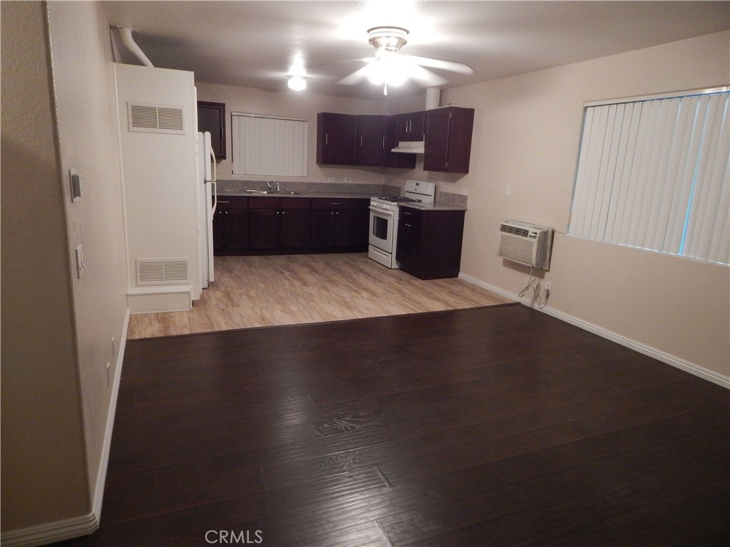 Residential Lease for rent at 5605 Carlota Blvd B, Los Angeles, Los Angeles County, CA featuring 2 beds and 2 baths