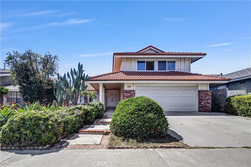 Residential Lease for rent at 19 Lafayette, Irvine CA featuring 4 beds and 3 baths