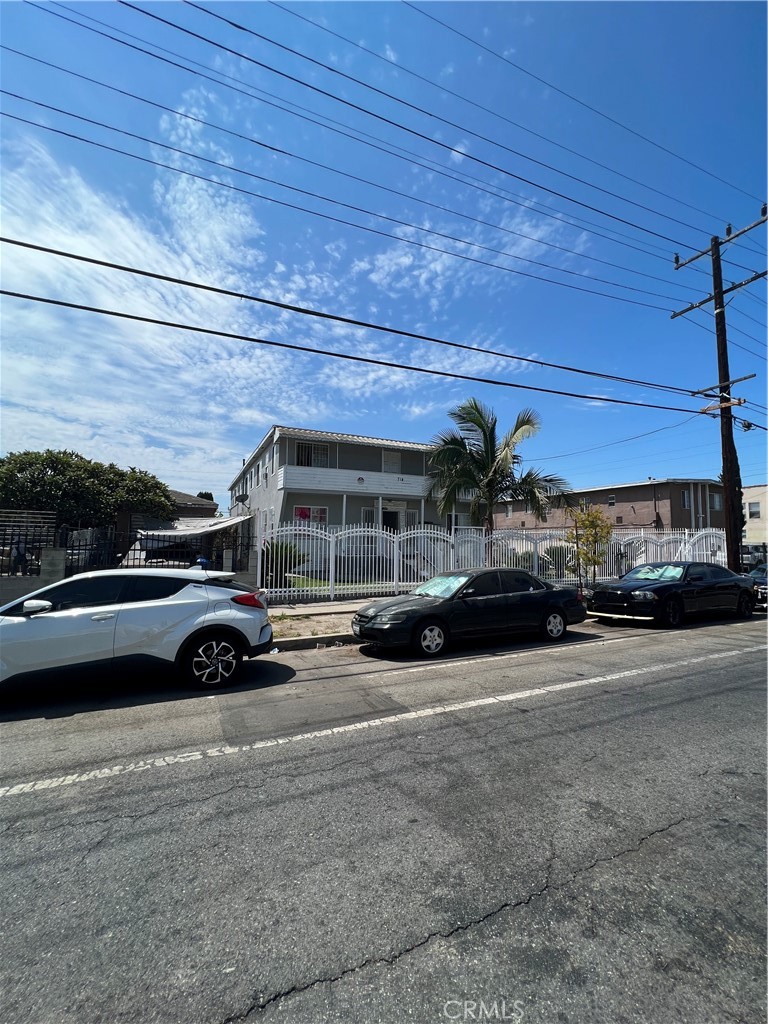 Apartment for sale at 714 E 108th, Los Angeles, CA