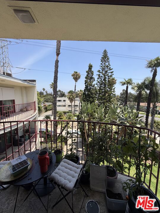 Condominium for sale at 3407 Huxley Street 39, Los Angeles, CA featuring 1 bed and 1 bath