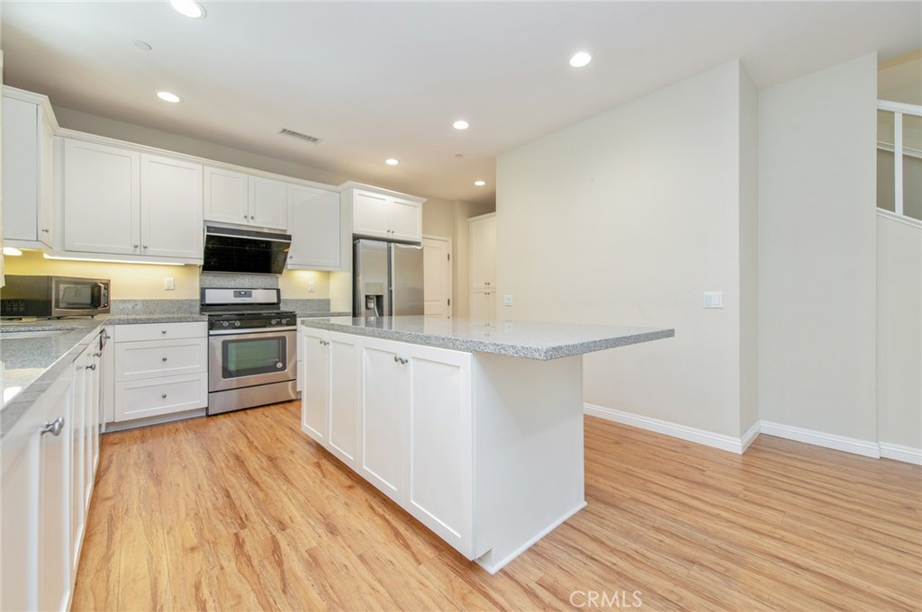 Residential Lease for rent at 132 Parkwood, Irvine CA featuring 3 beds and 3 baths