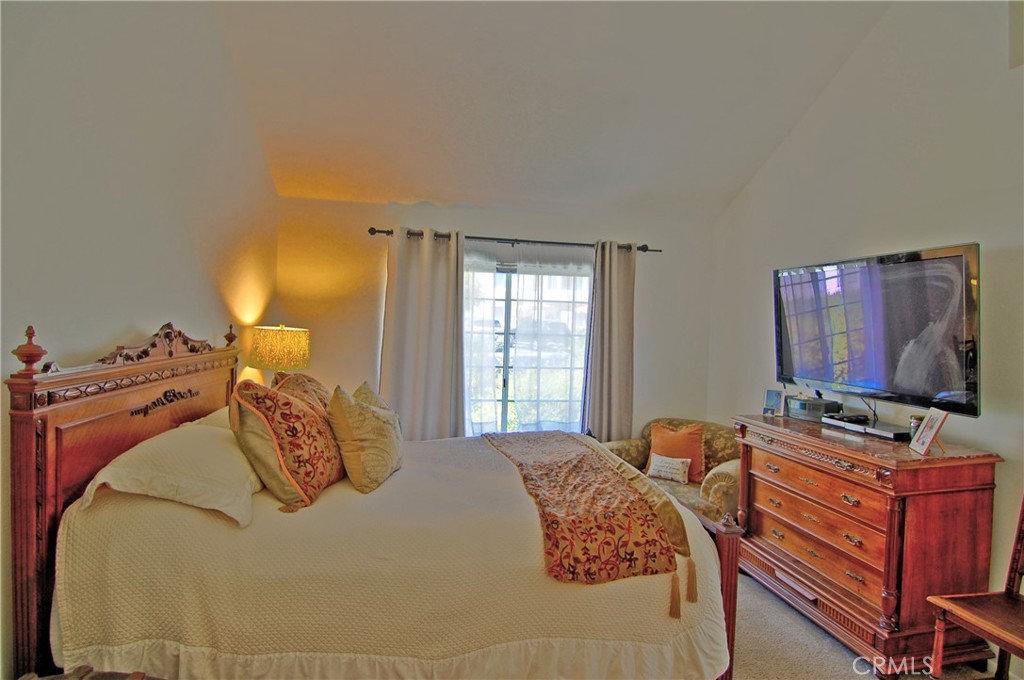 Residential Lease for rent at 4240 Lost Hills, Agoura Hills CA featuring 2 beds and 2 baths
