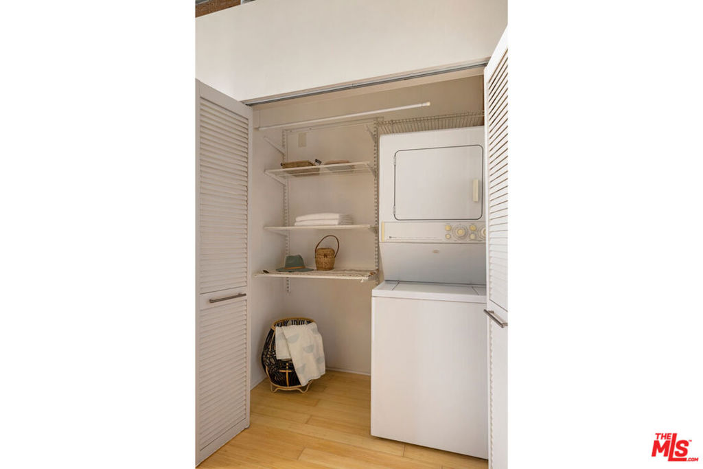 Residential for sale at 500 Molino Street 207, Los Angeles CA and 1 bath