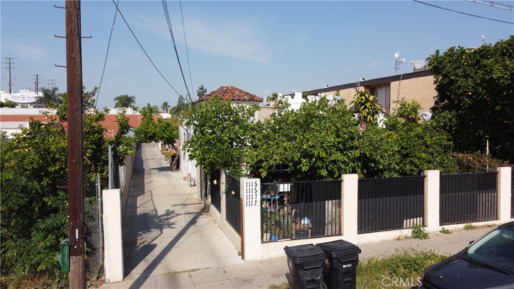 Residential Income for sale at 1115 N Madison, Los Angeles CA