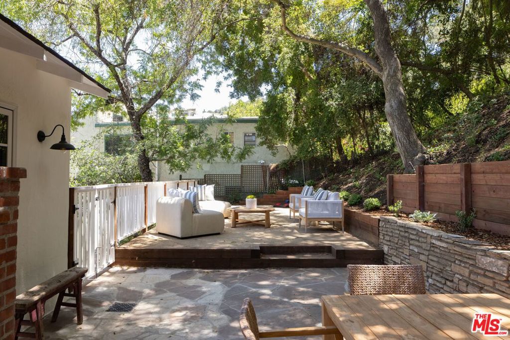 Residential for sale at 2425 Laurel Pass / Bypass, Los Angeles CA featuring 3 beds and 3 baths