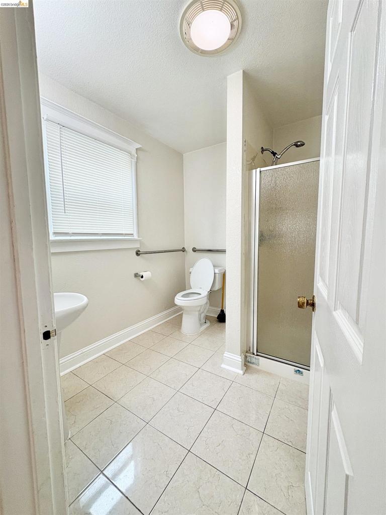 Residential Lease for rent at 2923 Wheeler Street, Berkeley CA featuring 1 bed and 1 bath